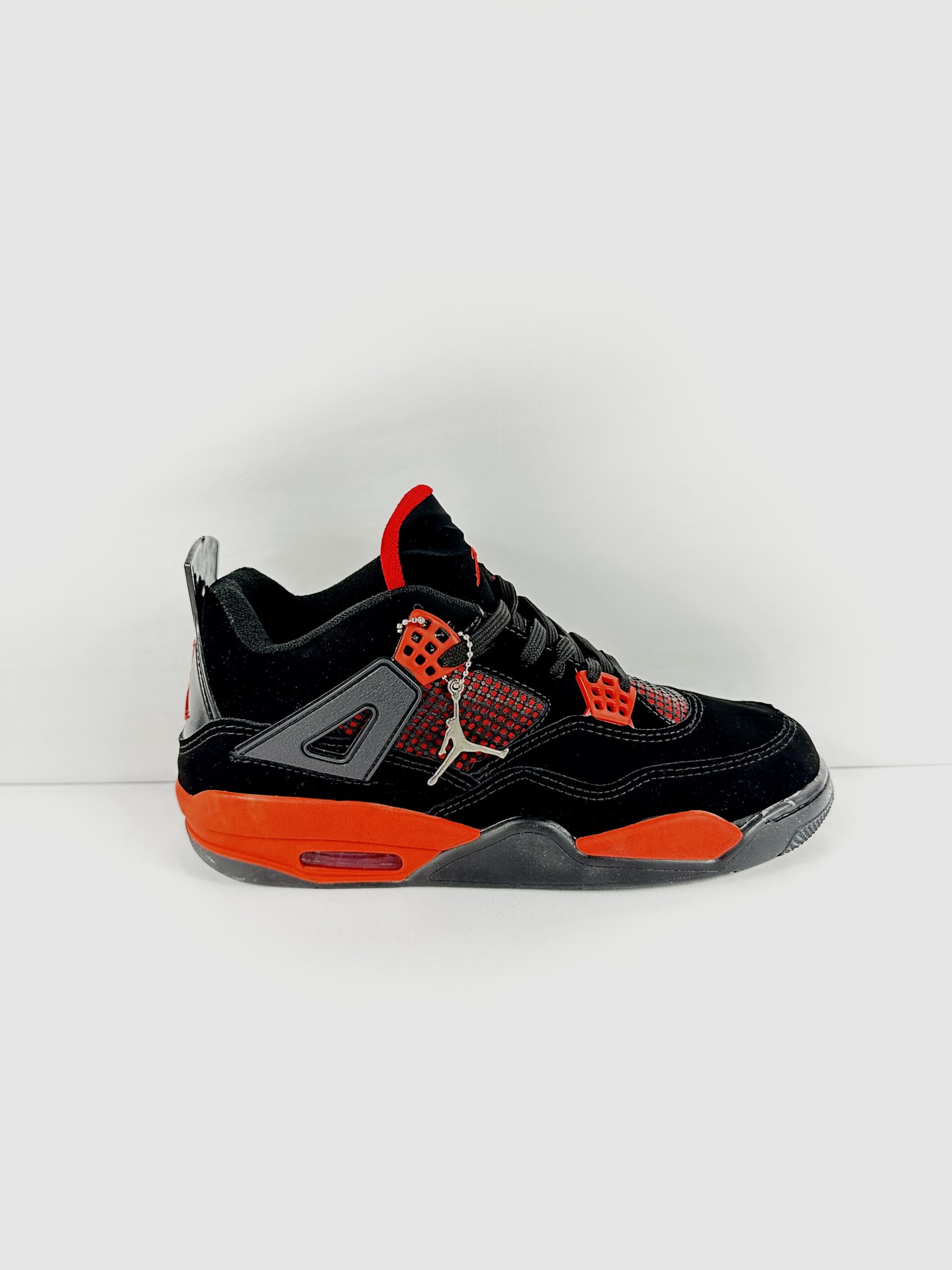 Tênis Air Jordan 4 - Preto/Vermelho