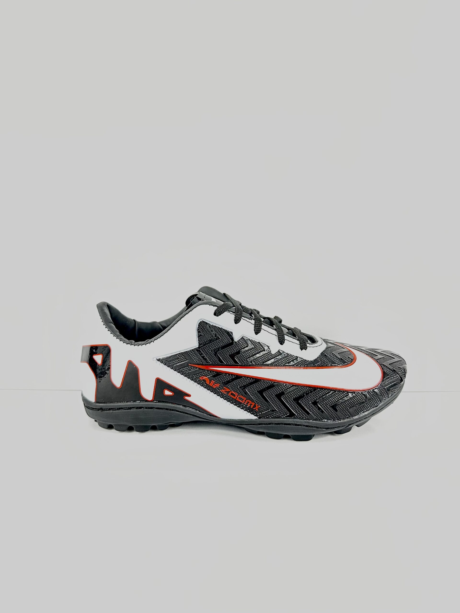Chuteira Society Nike Air ZoomX - Preto/Branco