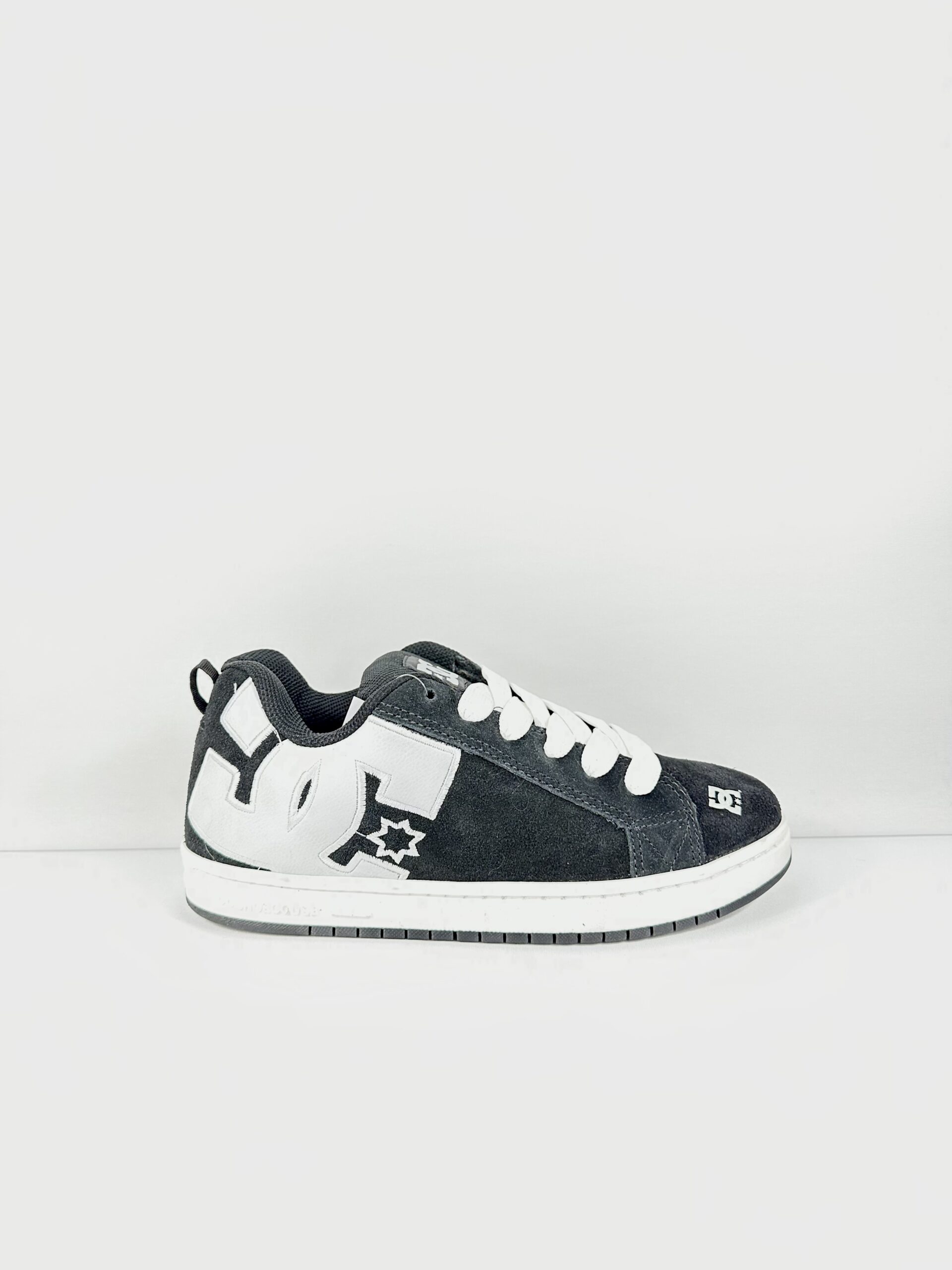 Tênis DC Shoes Court - Preto/Branco