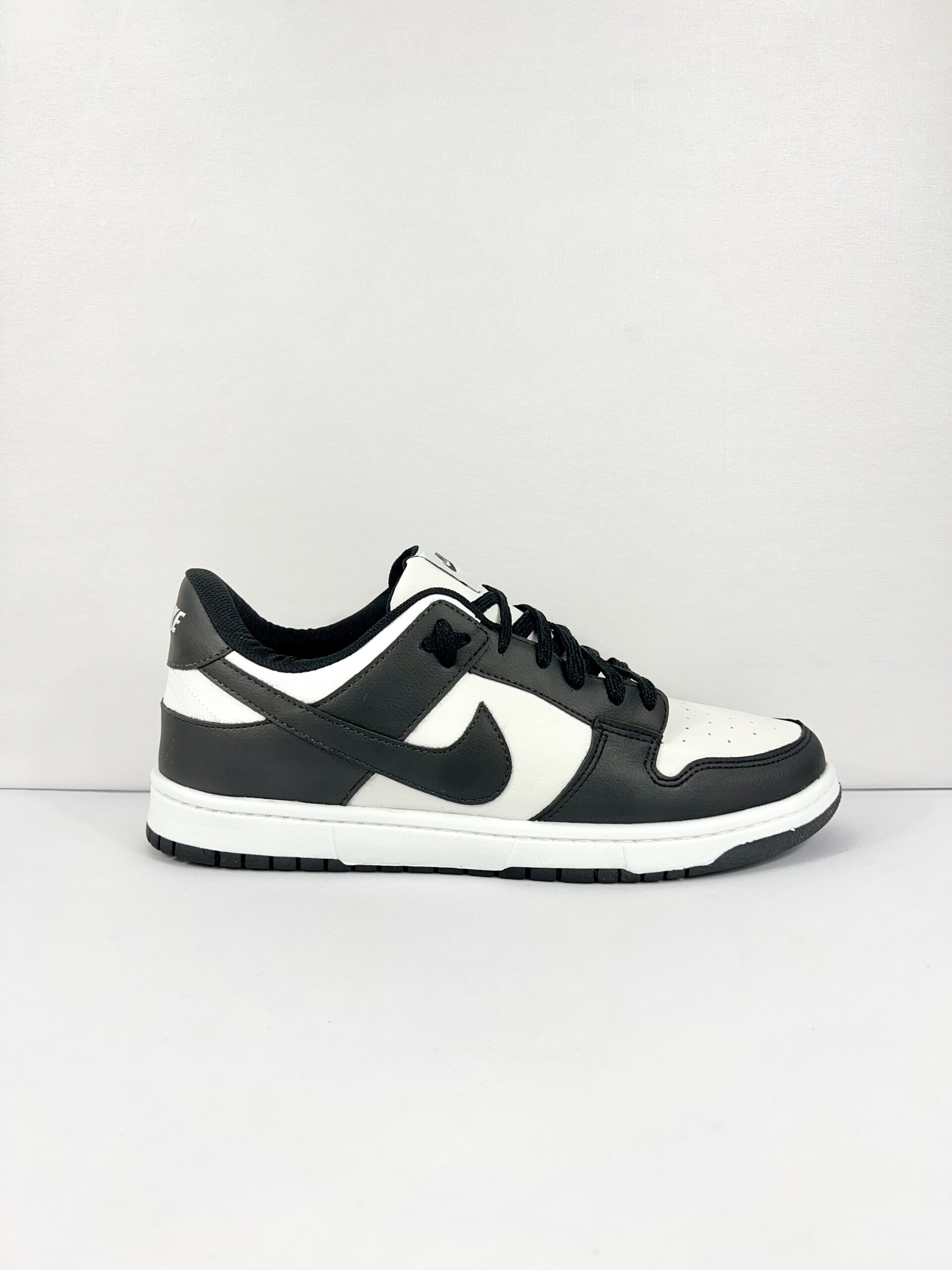 Tênis Nike Dunk Low - Branco/Preto