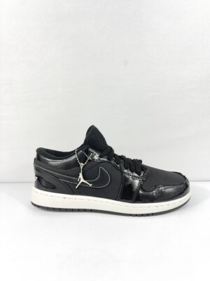 Tênis Air Jordan 1 Low - Preto