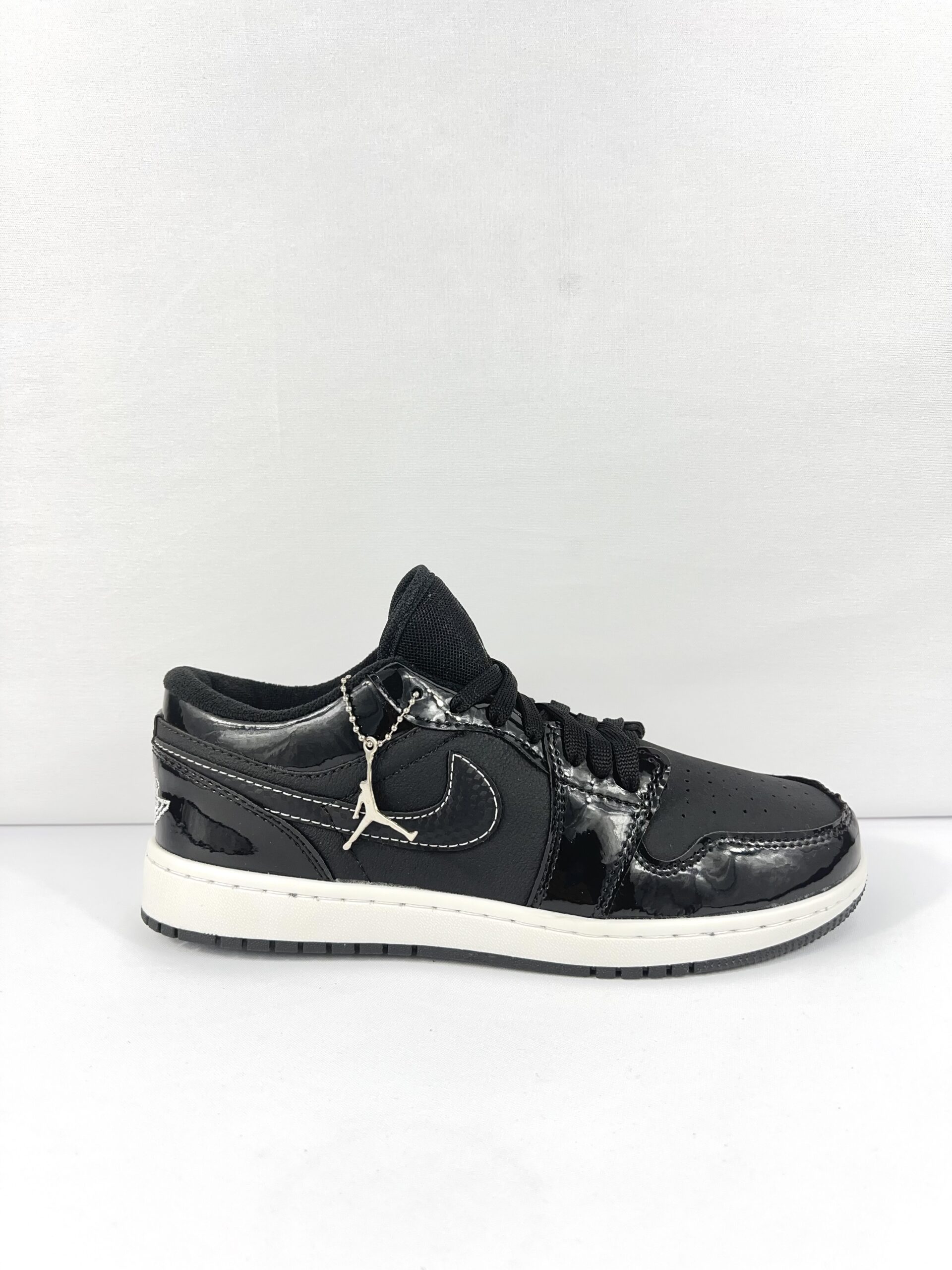Tênis Air Jordan 1 Low - Preto
