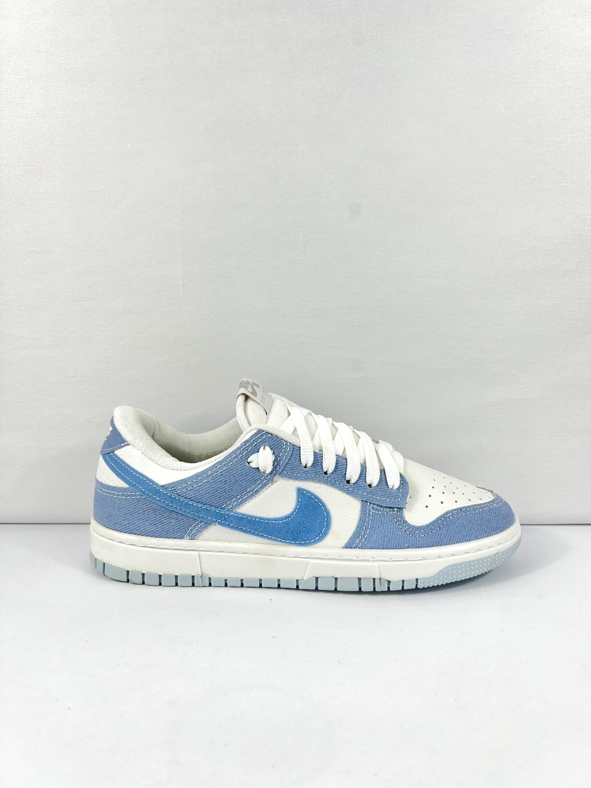 Tênis Nike Dunk Low - Branco/Azul Celeste