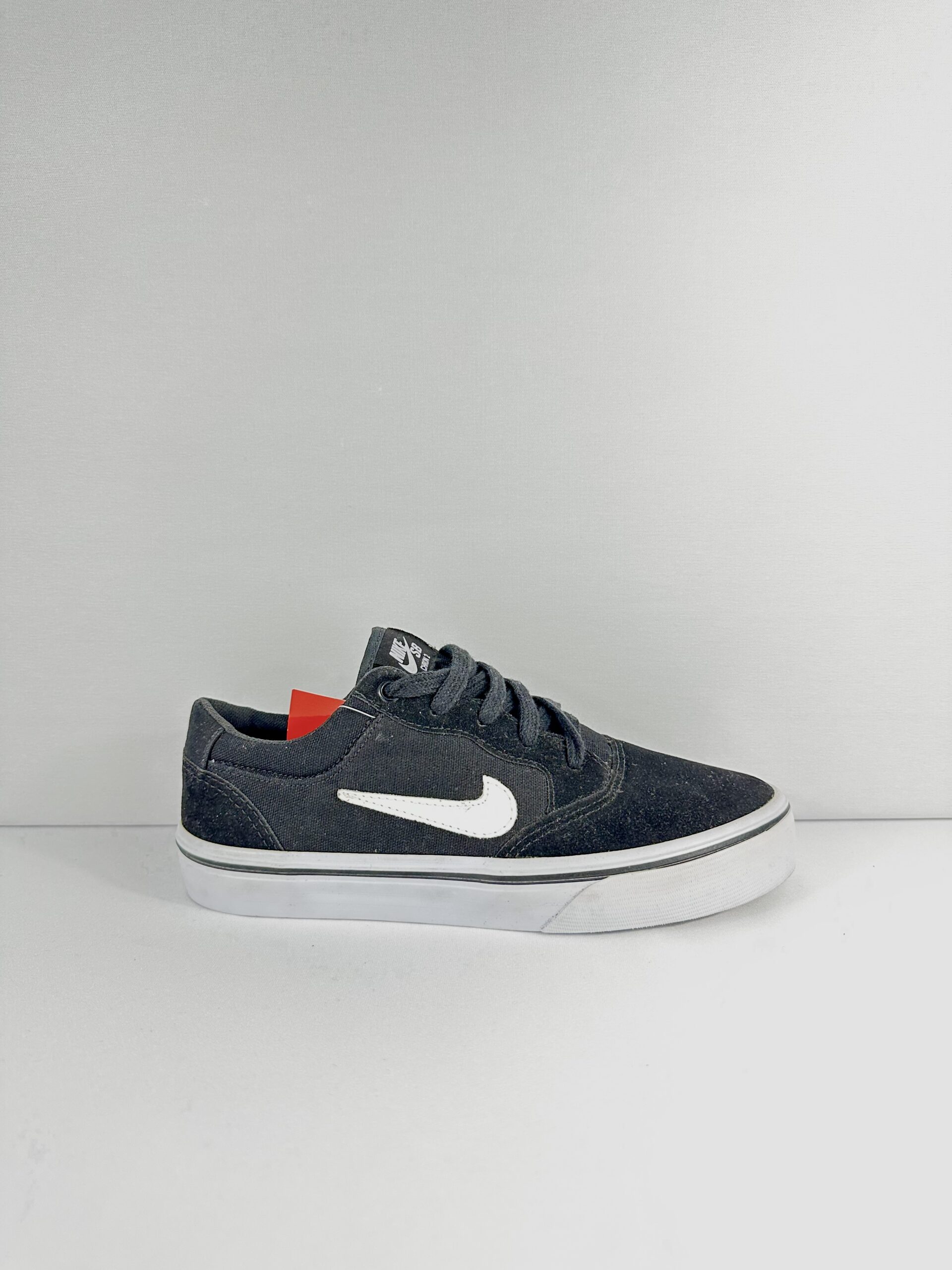 Tênis Nike SB Chron 2 - Preto e Branco